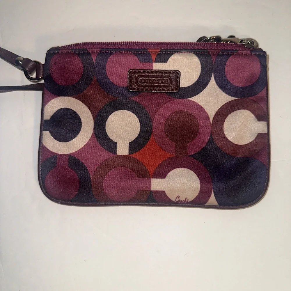 Coach Parker Bordeaux Small Wristlet Purple Burgundy Graphic Op Art ~6.25x4.25